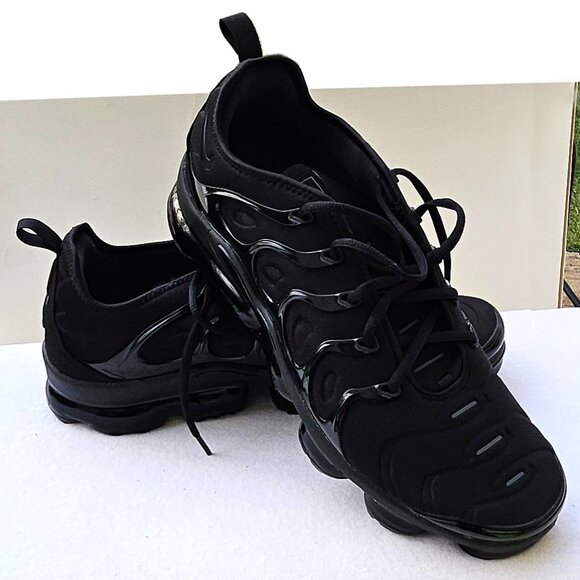 Size 13 - Nike Vapormax Plus - Triple Black Dark Gray - Picture 3 of 7